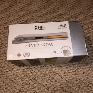 NWT Chi straightener